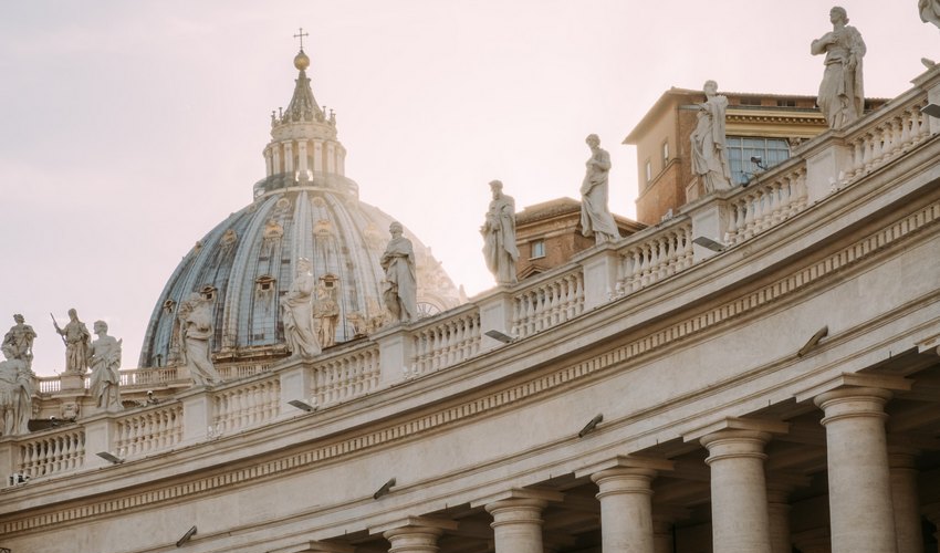 Codici: il business dietro la beatificazione di Padre Giovanni Paolo II