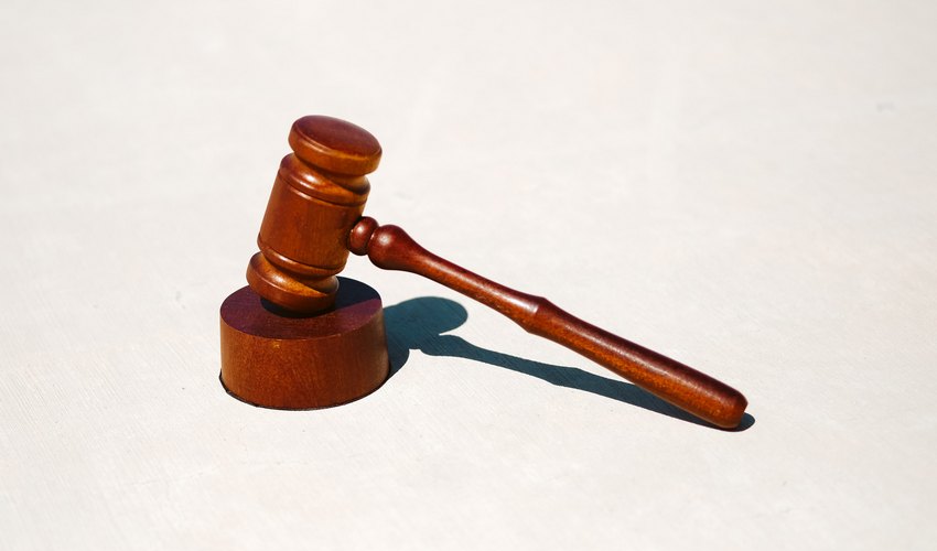 Codici: incredibile sentenza del Tribunale di Roma, il giudice condanna consumatore vittima di truffa bancaria
