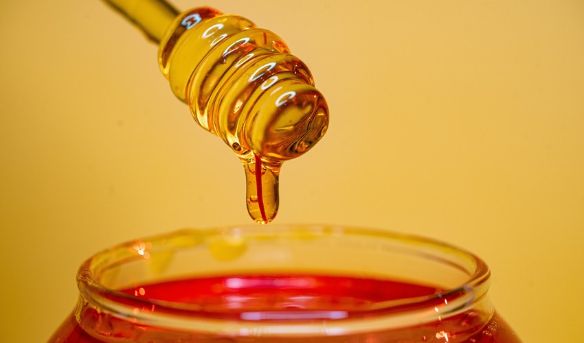 Codici: il miele contraffatto invade il mercato italiano. Attenzione all'etichetta